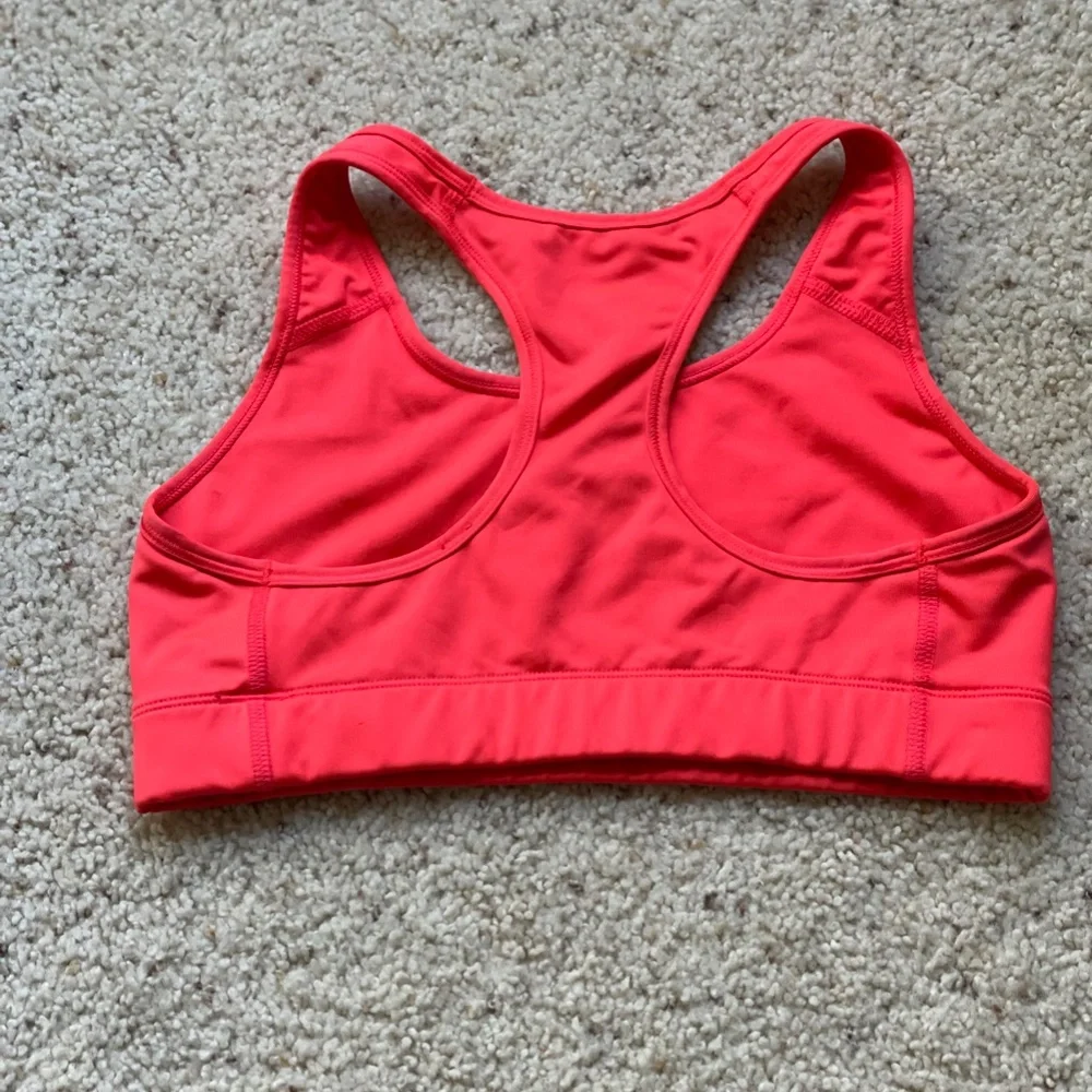 Nike - Picture 2 of 2